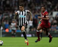 里程碑夜纽卡斯尔复出首秀，足总杯赛后刷纪录，质疑声仍在，控场能力受关注的简单介绍