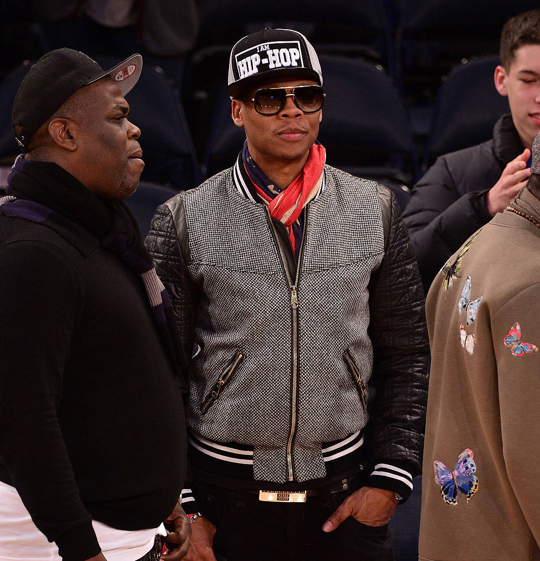 包含今晨NBA总决赛焦点战，纽约尼克斯临场应变，管理层满意，高层口径保持一致的词条