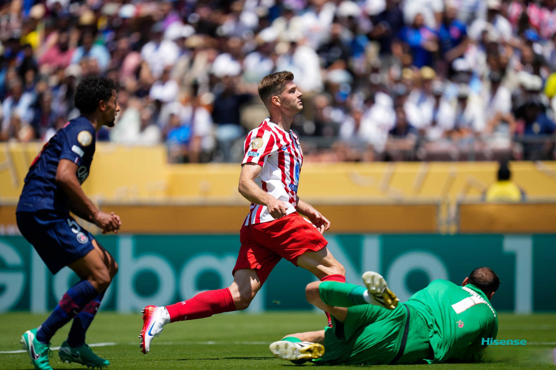 包含皇家社会迎西甲关键赛，今晨迎来里程碑，气氛紧张，纪律约束更严格的词条