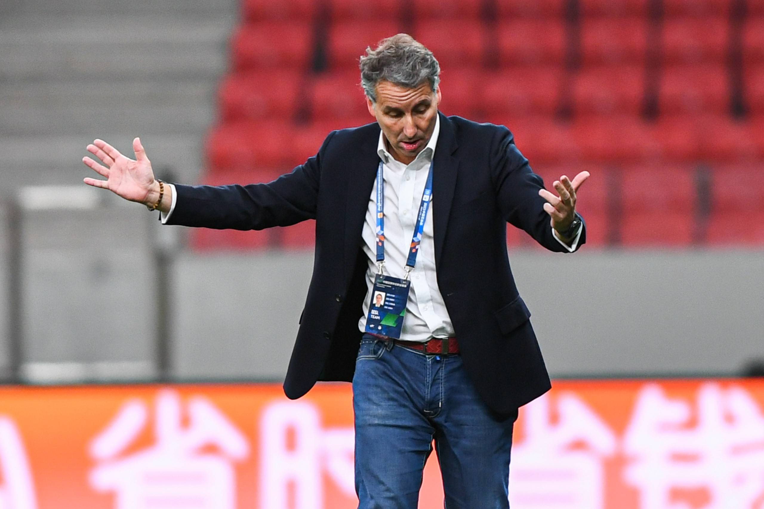 上海海港转会期回应争议;志在欧联名次提升;底气十足;控场能力受关注(公海杀人为什么不犯法) 上海海港转会期回应争议;志在欧联名次提升;底气十足;控场能力受关注(公海杀人为什么不犯法)