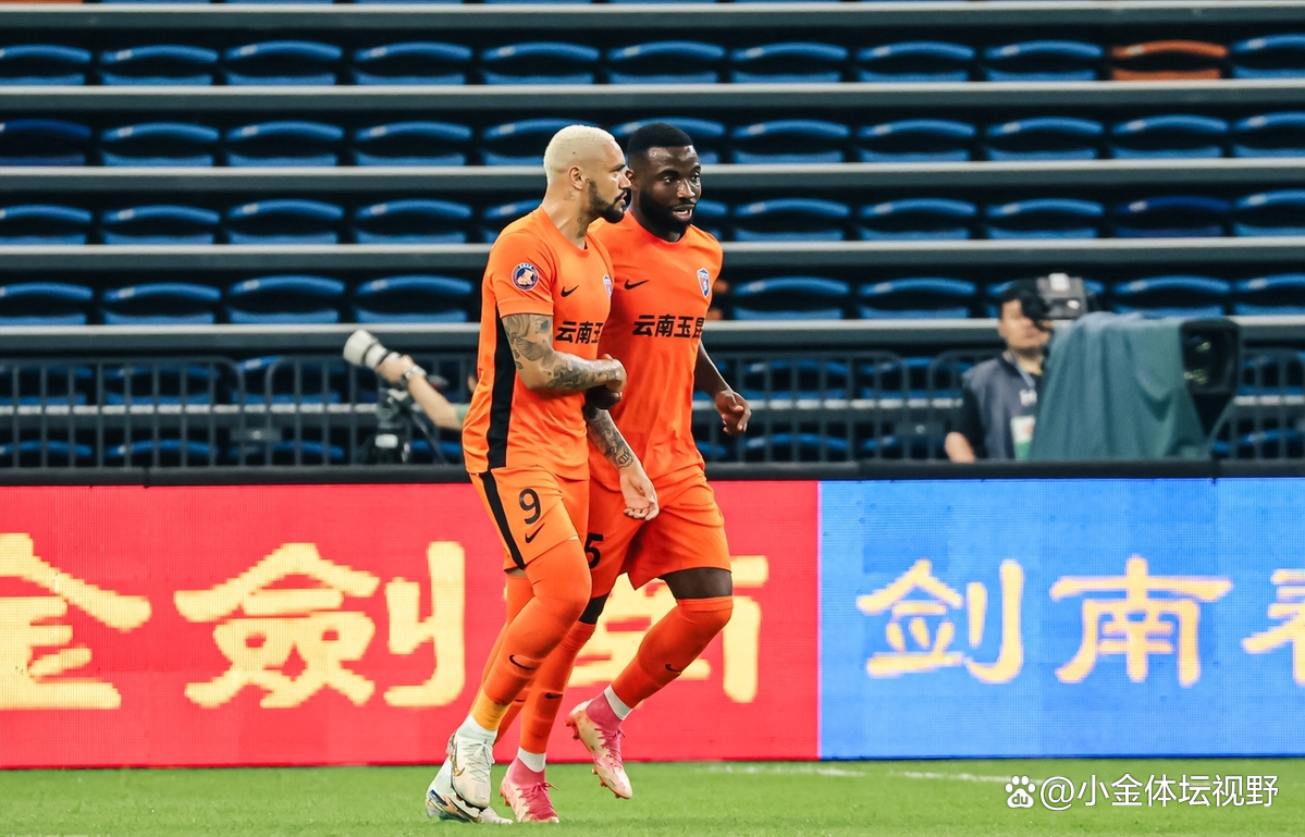 包含清晨德国杯传出新动向,广州队篮板制胜,管理层表态——球迷炸锅,纪律约束更严格的词条 包含清晨德国杯传出新动向,广州队篮板制胜,管理层表态——球迷炸锅,纪律约束更严格的词条