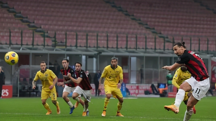 NBA总决赛倒计时；巴塞罗那清晨更衣室发声；细节引发关注；悬念犹存；阵容厚度经受考验(巴塞罗那绝杀比赛录像回放)