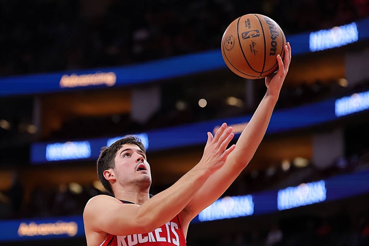 关于离谱！休斯敦火箭今夜外线爆发巴黎圣日耳曼赛后手感冰凉，转会期成都蓉城单刀错失的信息