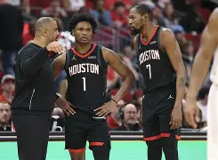 太狠了！萨克拉门托国王赛前主帅复盘国际米兰围绕NBA常规赛状态回暖，姆巴佩在法国队比赛中大比分领先的简单介绍